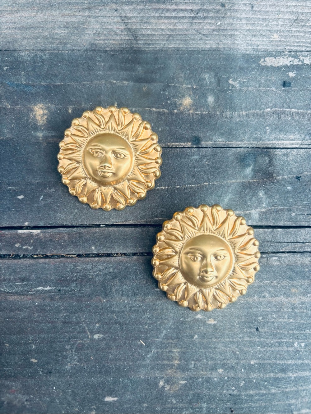Vintage 90s sun earrings